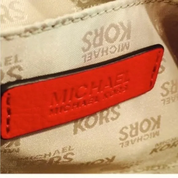 Michael Kors Chili Red Fulton
Small Shoulder Flap Bag new - Picture 3 of 10